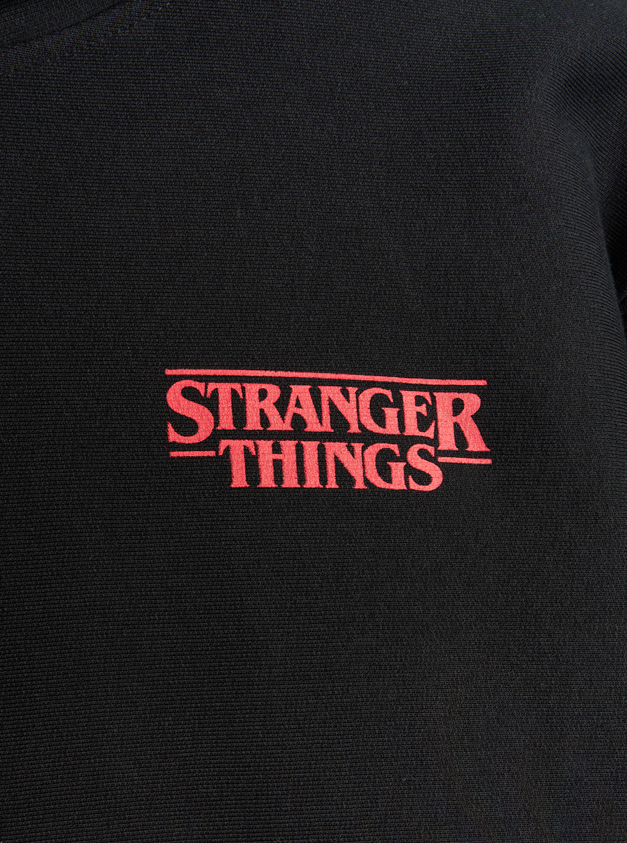 Stranger Things felpa nera logo ricamato cotone bio