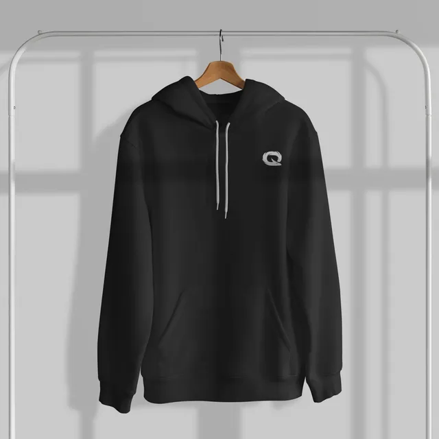 Qlash Minimal felpa nera con cappuccio 100% cotone