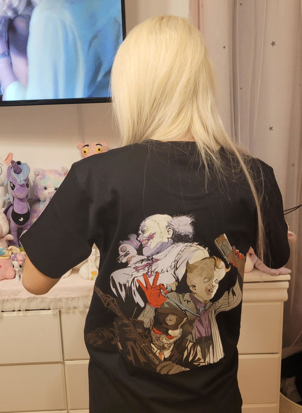 Red Barrels Outlast Trials First Three t-shirt ufficiale