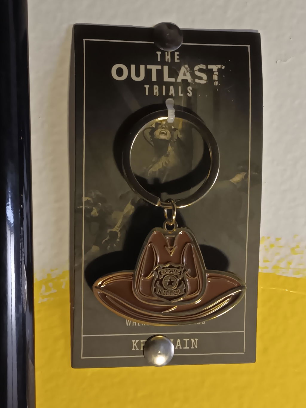 Red Barrels Outlast Coyle's Cowboy Hat portachiavi ufficiale