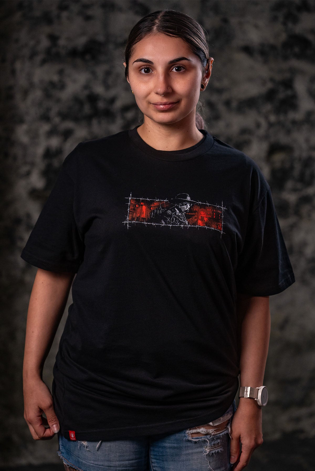Red Barrels Incite a Riot t-shirt Outlast ufficiale