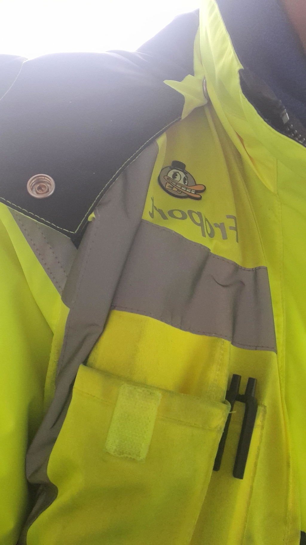 Red Barrels Cartoon Futterman Spilla Ufficiale